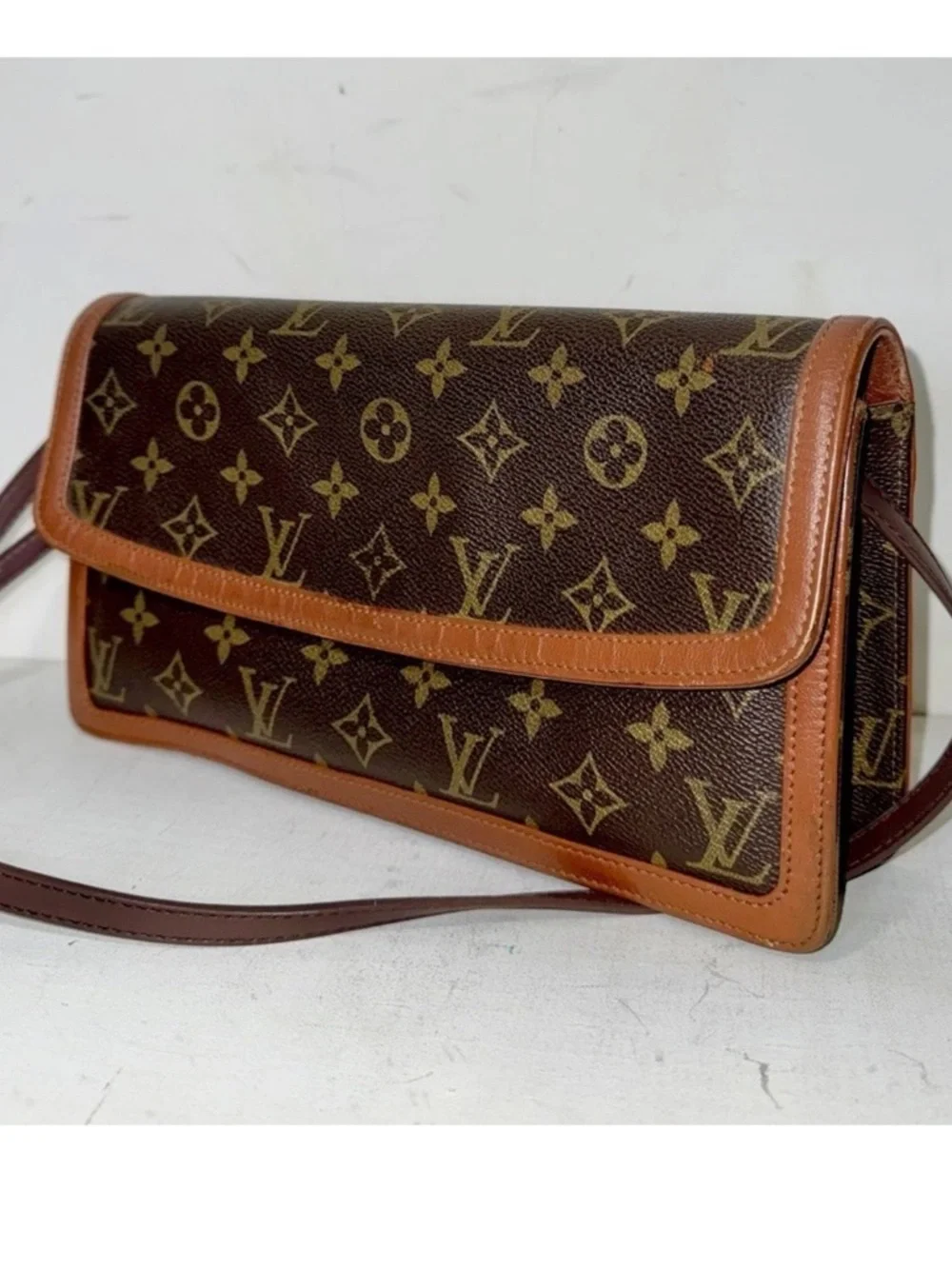 LOUIS VUITTON Monogram Dame Crossbody - Picture 1 of 13